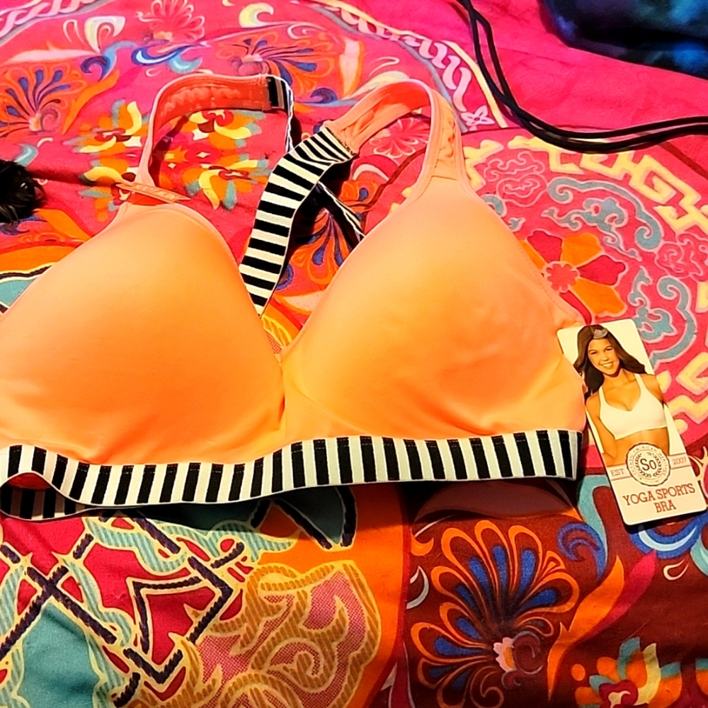 Sports bra